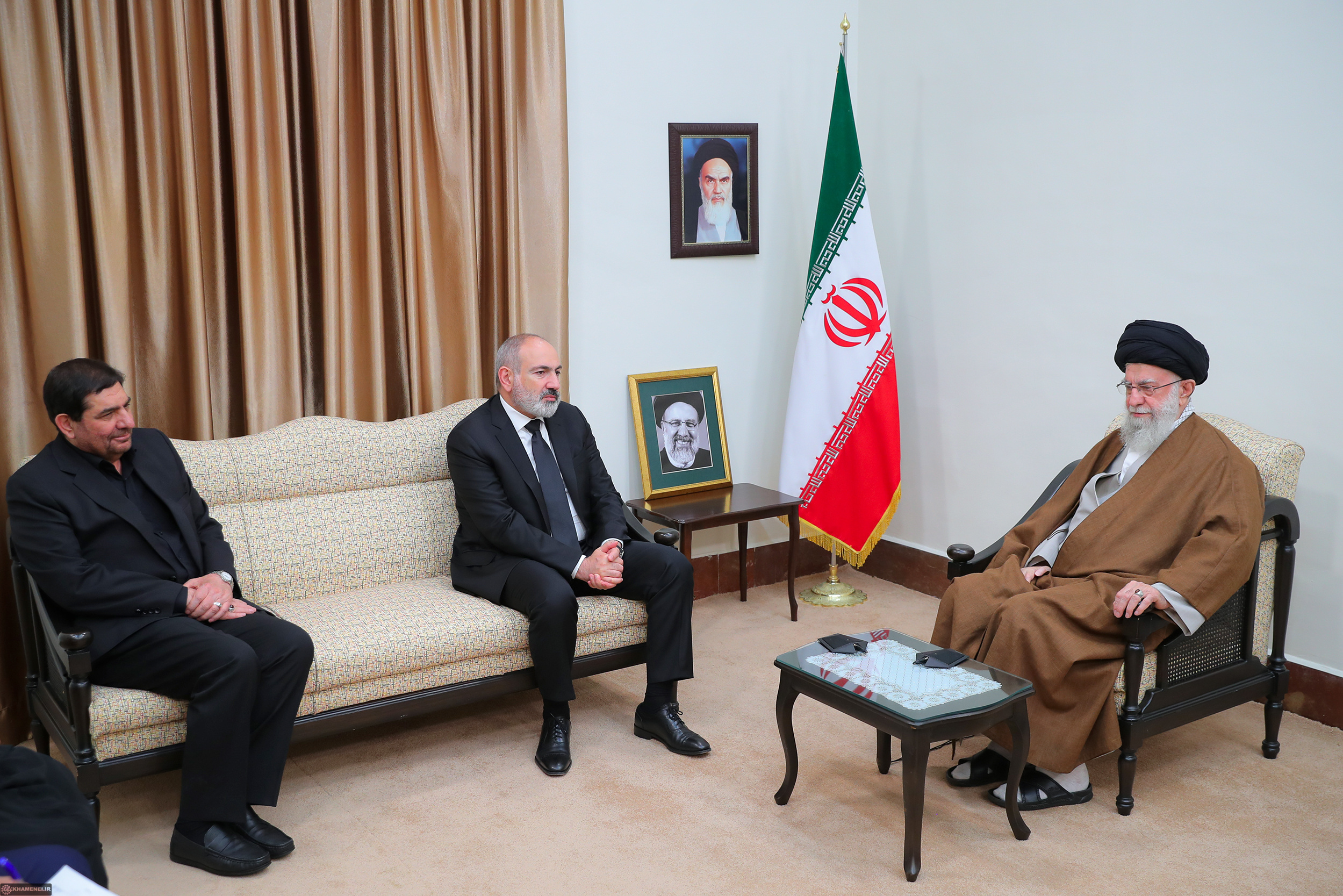 دیدار نخست وزیر ارمنستان با آیت الله خامنه ای