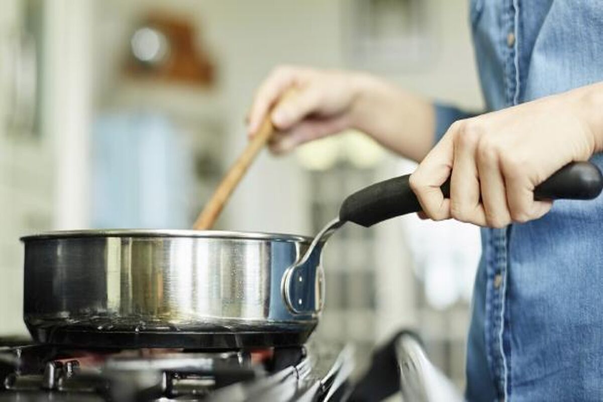 ترفند زیرکانه برای اینکه سه سوت شوری غذا رو از بین ببری | دیگه شور شدن غذا دردسر حساب نمیشه