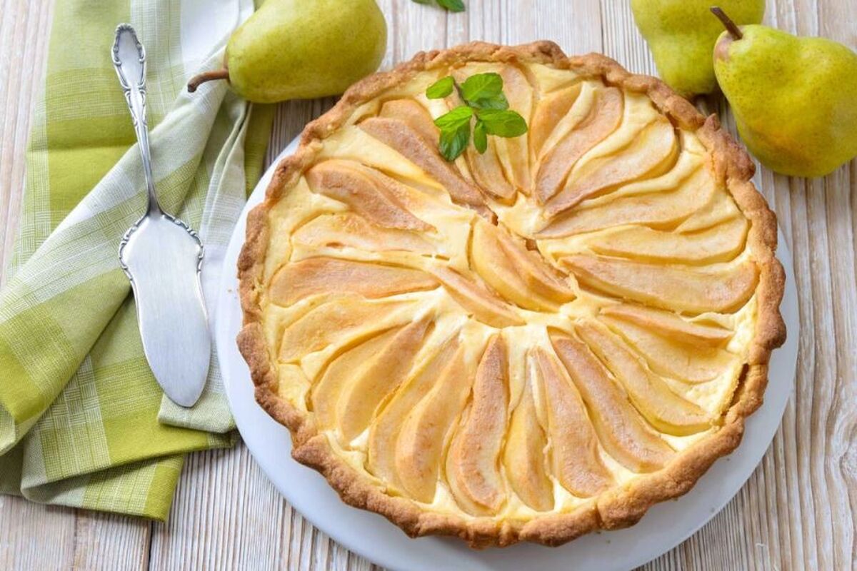 طرز تهیه تارت گلابی به روش فرانسوی | چگونه باید از پف کردن خمیر تارت جلوگیری کنیم؟