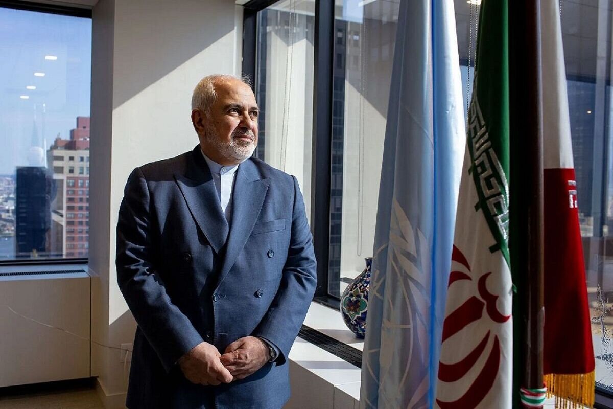 پاسخ معنادار ظریف به سوالی درمورد اظهارات ترامپ برای مذاکره