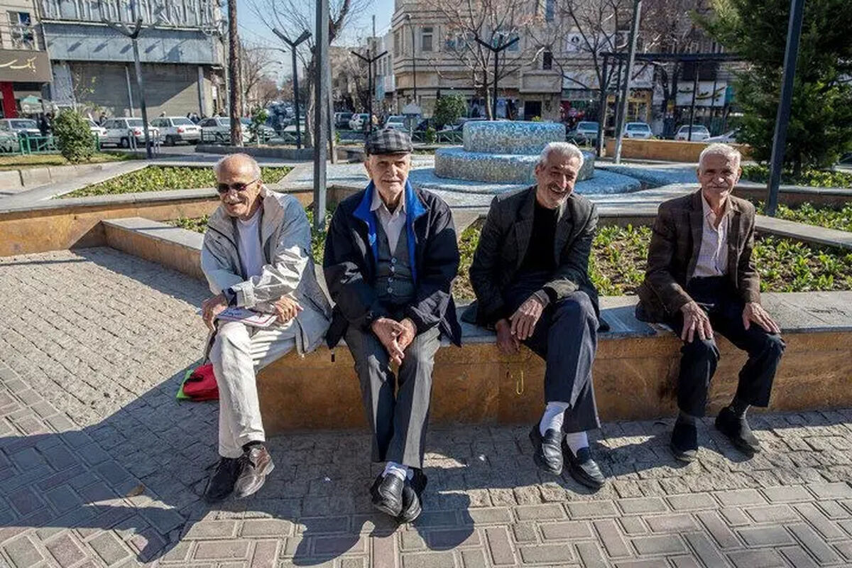 بازنشستگان خواستار پرداخت معوقات اردیبهشت همراه با خسارت تأخیر شدند
