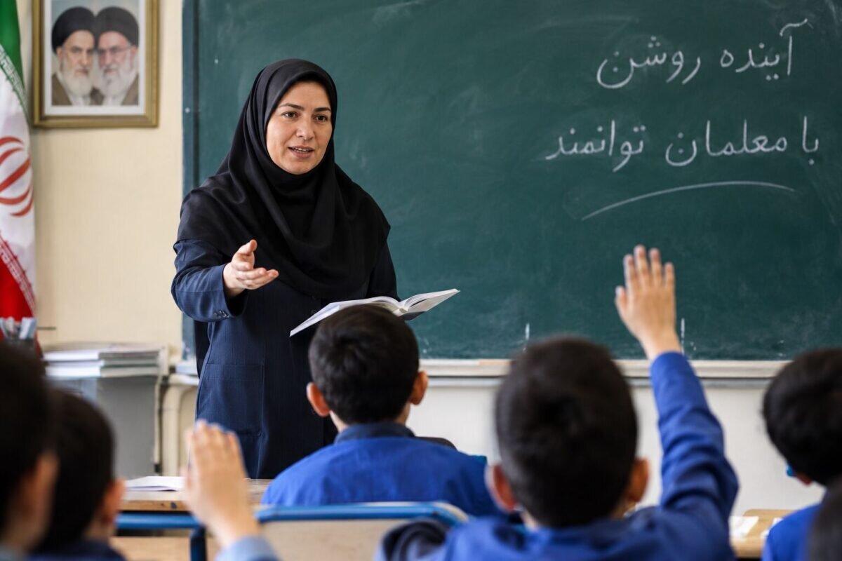 اختلاف بر سر اعتبار قرارداد معلمان حق التدریس آزاد ادامه دارد