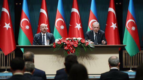 اردوغان مشاور ارشدش را در پی اختلاف با باکو بر سر حجاب برکنار کرد