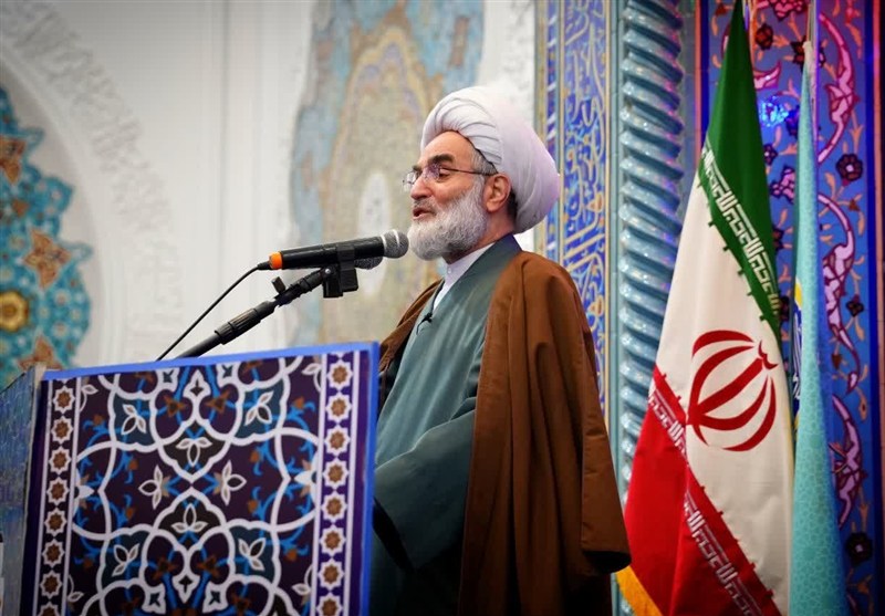 امام جمعه رشت فشار نظامی و اقتصادی آمریکا ملت ایران را به عقب نشینی وادار نمی کند