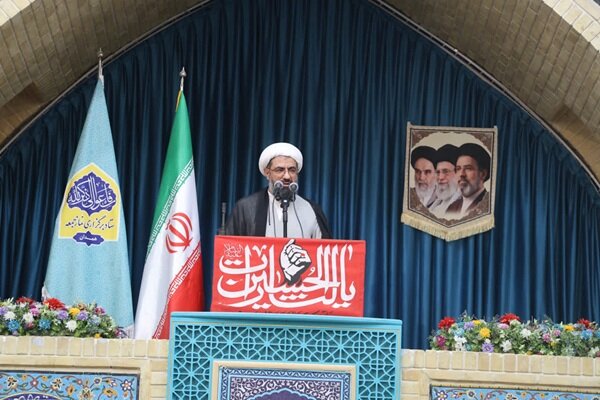 امام جمعه همدان در شرایط سلطه جویی صلح بدون برخورداری از قدرت اثربخش نیست