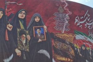 انتقاد جماران از بیلبوردهای شهرداری قم به‌دلیل تصویر کوچک امام خمینی