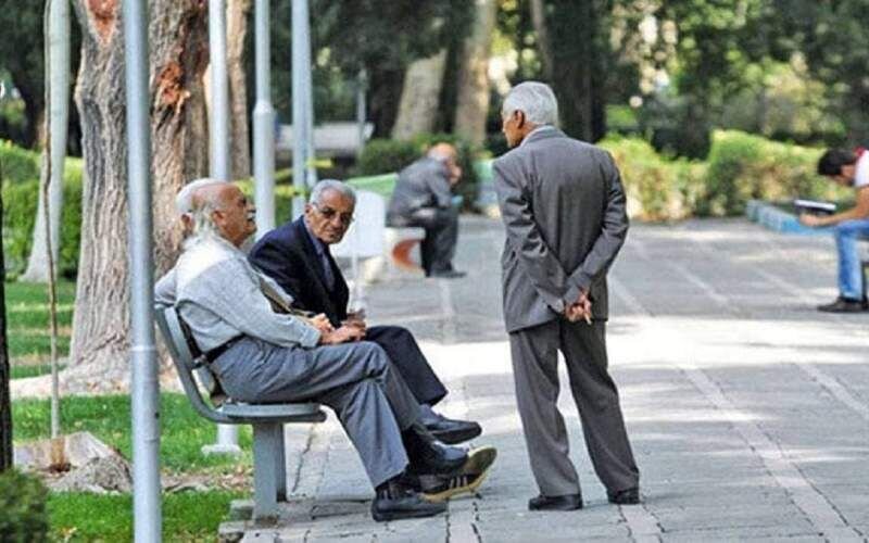 بازنشستگان تأمین اجتماعی دریافت کننده مستمری از بانک رفاه از بیستم اعتبار خرید می گیرند