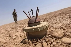 برخورد لودر راهداری با مین در سرپل‌ذهاب سه مصدوم بر جای گذاشت