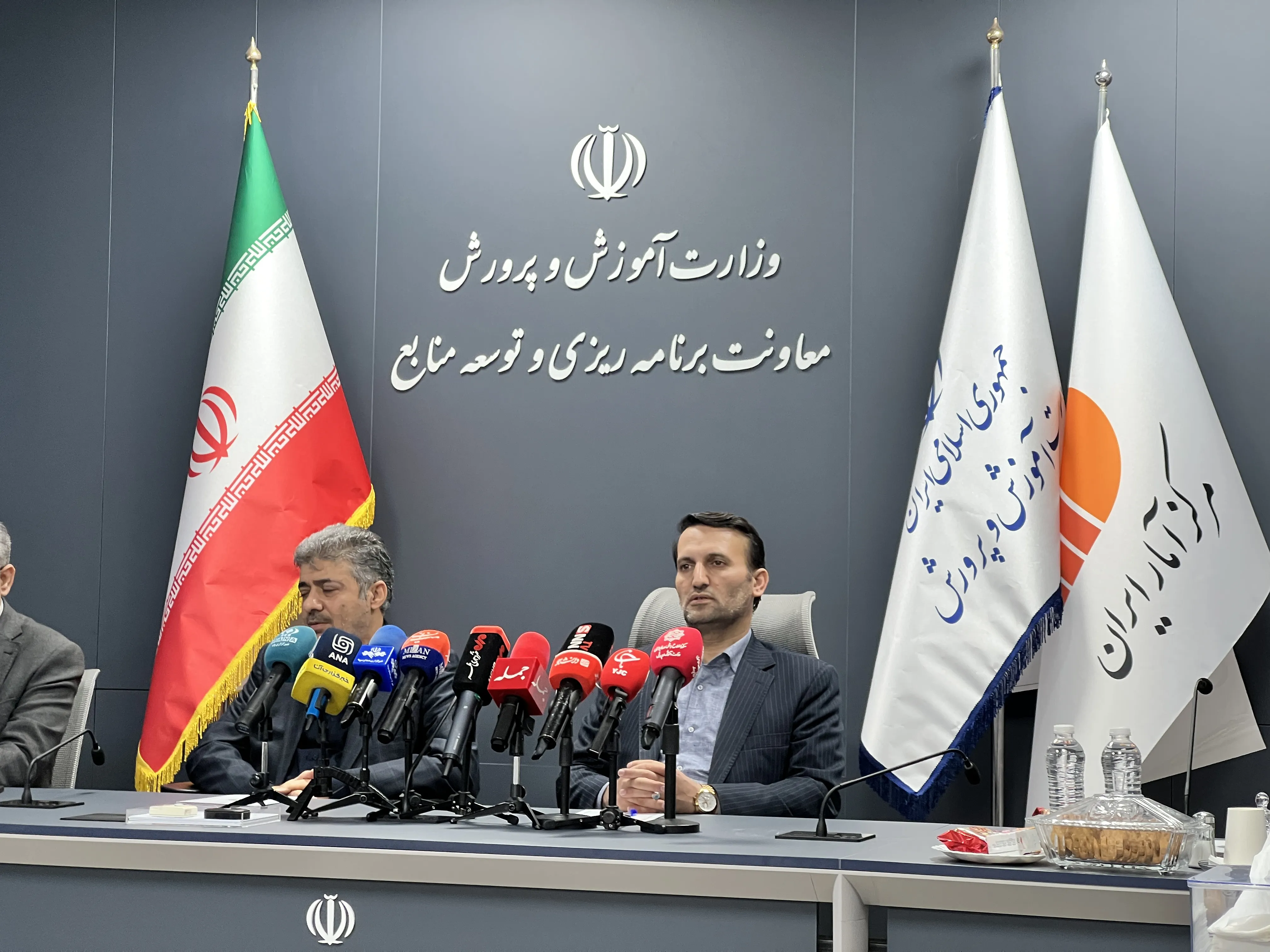 به جز هرمزگان مدارس کشور حضوری است ابلاغیه ای برای تخلیه صادر نشده