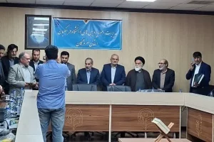 تجلیل رئیس سازمان بسیج اساتید از پدر دو شهیده مدرسه شجره طیبه میناب