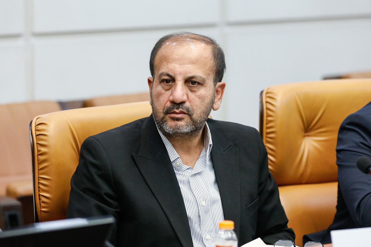 رئیس فراکسیون کارگری مجلس خواستار افزایش دوباره دستمزد در سال ۱۴۰۵ شد قدرت خرید کارگران باید متناسب با تورم جبران شود