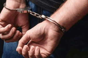 سارق به‌عنف طلاجات در ازنا کمتر از دو ساعت دستگیر شد