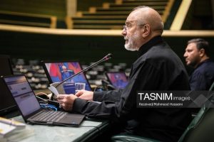 صحن علنی مجلس پس از ماه‌ها به بهارستان بازگشت؛ شعار مرگ بر آمریکا و تذکرات اقتصادی
