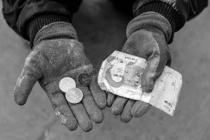 برآورد کارشناسان: خط فقر در ایران از ۸۵ میلیون تومان فراتر رفته است