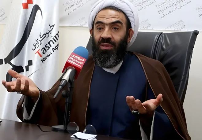 نماینده مجلس عرضه سهام شرکت ارتباطات زیرساخت در بورس را غیرقانونی دانست
