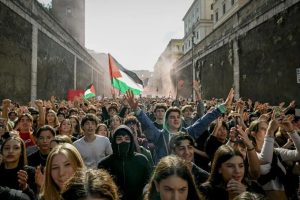هزاران دانشجو و کارگر در ایتالیا به هزینه‌های زندگی اعتراض کردند