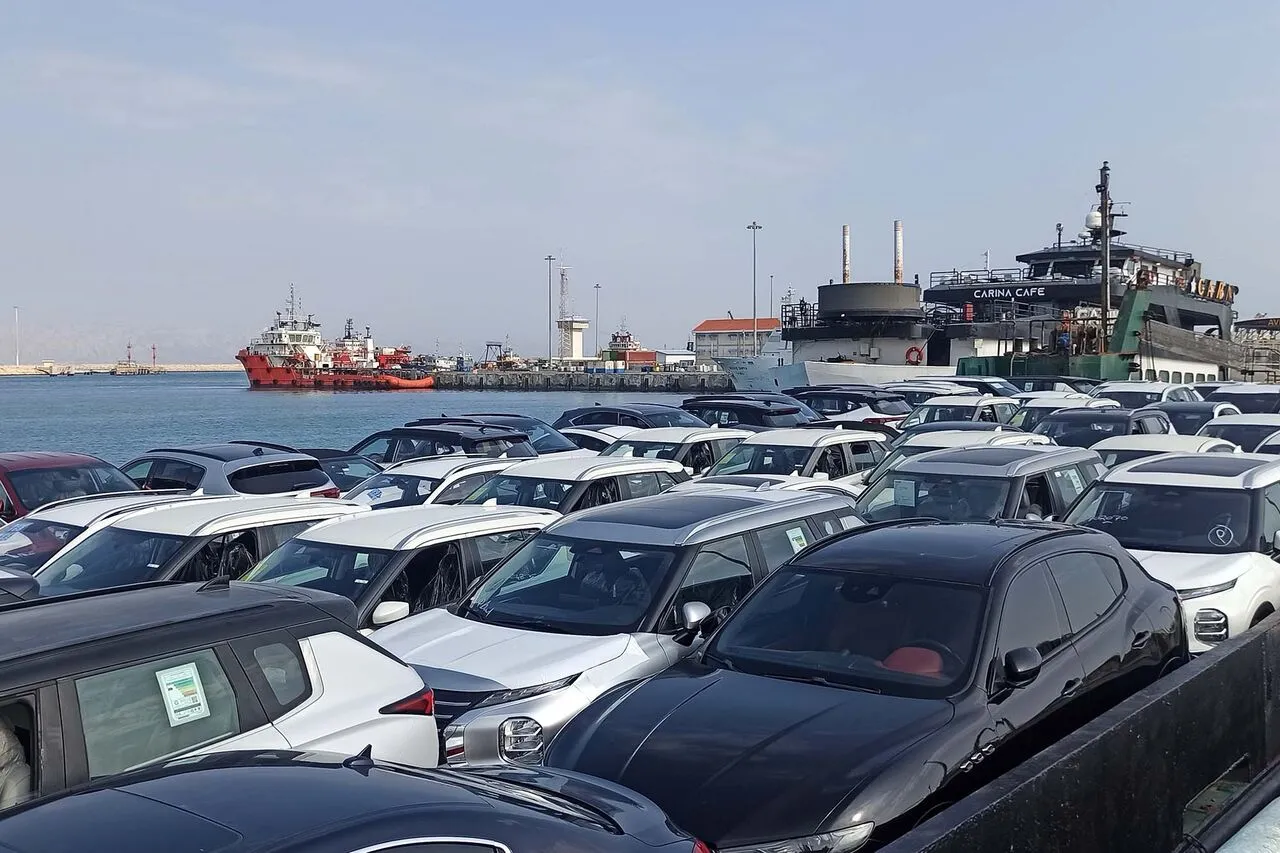 واردات خودرو سفارش های دارای تأمین ارز امکان ترخیص دارند
