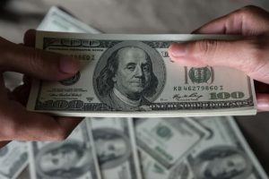 پیش‌بینی قیمت دلار فردا یکشنبه ۳ آبان ۱۴۰۵؛ بازار ارز در دوراهی صعود و عقب‌نشینی