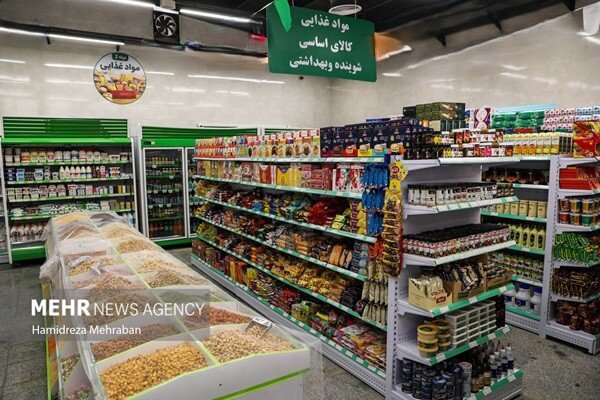 کمبودی در کالاهای اساسی نداریم بازار تحت کنترل است